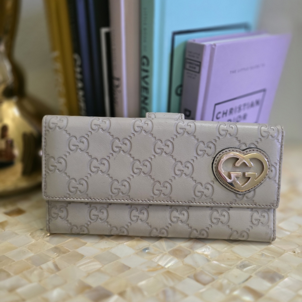 GUCCI GUCCISIMA VINTAGE Beige Wallet with Heart Logo